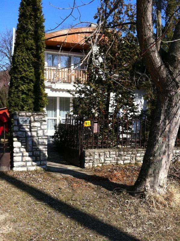 Siraly Apartman Balatonfůzfő Buitenkant foto